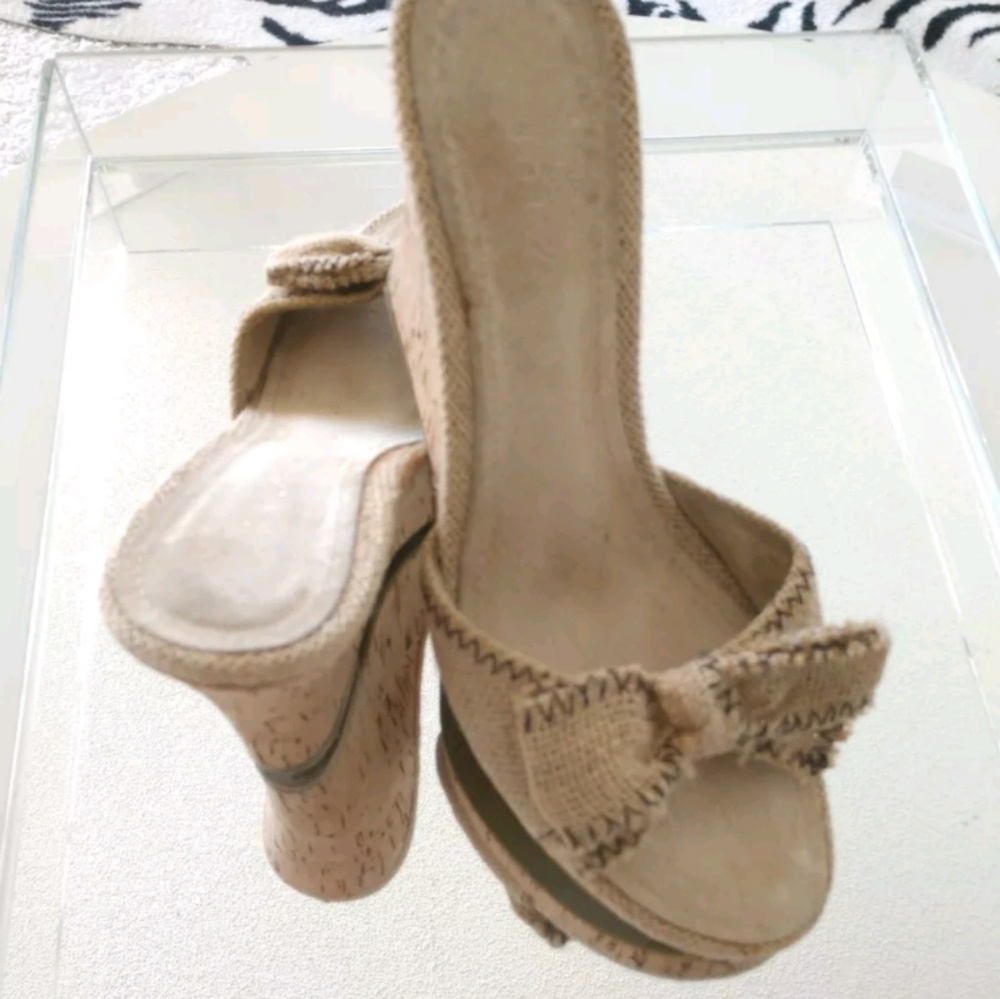 Wedge slip-on shoes